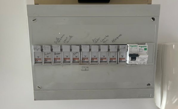 Photo 1 - Changement du tableau électrique : RIS ORANGIS 91